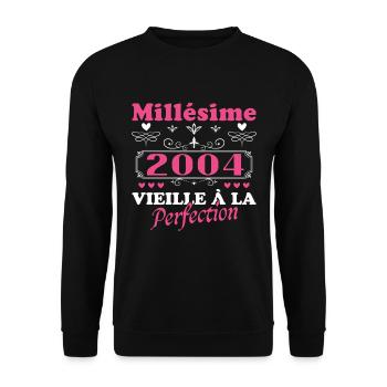 Woman Vintage 2004 Birthday Gift Humor - Unisex Sweatshirt - black - Front - Alina (178cm) & Michal (187cm)