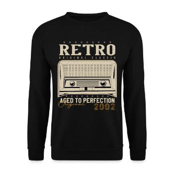 Retro 2002 Geburtstagsgeschenk 2002 Jahrgang 2002 - Unisex Pullover - Schwarz - Vorne - Alina (178cm) & Michal (187cm)