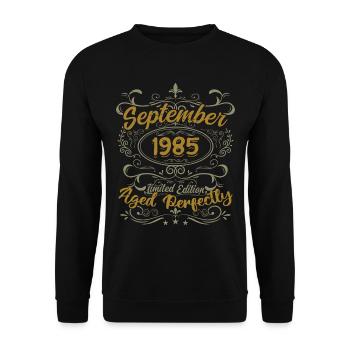 Legends September 1985 | Gift September 1985 - Unisex Sweatshirt - black - Front - Alina (178cm) & Michal (187cm)