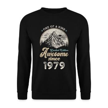1979 Birthday Berge - Unisex Sweatshirt - black - Front - Alina (178cm) & Michal (187cm)