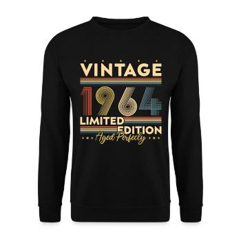 Vinatge 1964 Geburtstagsgeschenk - Unisex Pullover - Schwarz - Vorne - Alina (178cm) & Michal (187cm)
