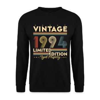 Cadeau d'anniversaire Vinatge 1994 - Sweat-shirt Unisexe - noir - Devant - Alina (178cm) & Michal (187cm)