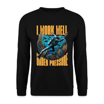 Spearfishing I Work Well Under Pressure Snorkeling - Unisex Sweatshirt - black - Front - Alina (178cm) & Michal (187cm)