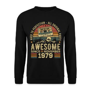 Genial seit November 1979 Geschenk November 1979 - Unisex Pullover - Schwarz - Vorne - Alina (178cm) & Michal (187cm)