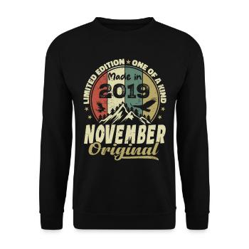 November 2019, Birthday Gift November 2019 - Unisex Sweatshirt - black - Front - Alina (178cm) & Michal (187cm)