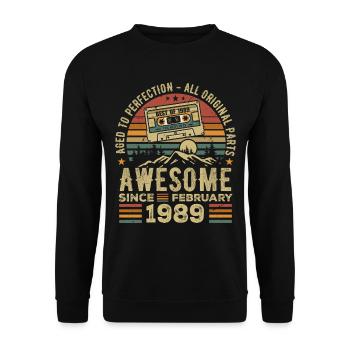 February 1989 Retro 1989 Birthday February 1989 - Unisex Sweatshirt - black - Front - Alina (178cm) & Michal (187cm)
