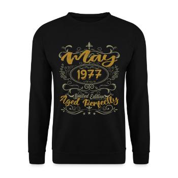 Born in May 1977 Birthday May 1977 bday May 1977 - Unisex Sweatshirt - black - Front - Alina (178cm) & Michal (187cm)