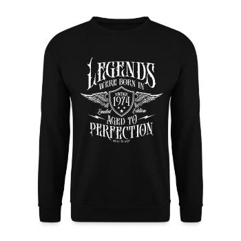 Legenden wurden 1974 geboren - Unisex Pullover - Schwarz - Vorne - Alina (178cm) & Michal (187cm)