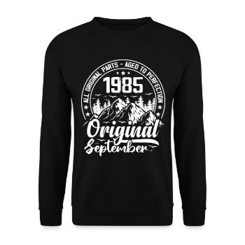 September 1985 Original:39 Years Anniversary Gift - Unisex Sweatshirt - black - Front - Alina (178cm) & Michal (187cm)