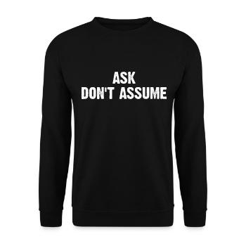 Ask Don't Assume - Unisex Pullover - Schwarz - Vorne - Alina (178cm) & Michal (187cm)