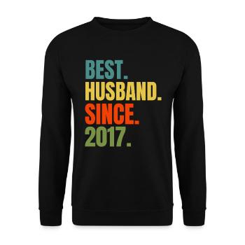 Best Husband Since 2017 Cool Husband Ever Gift - Unisex Pullover - Schwarz - Vorne - Alina (178cm) & Michal (187cm)