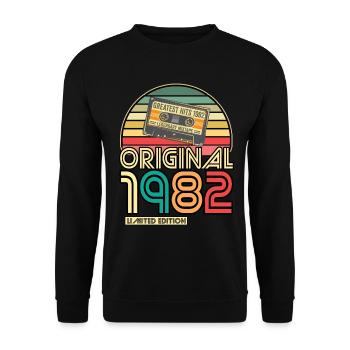 Cassette Tape Retro Vintage 1982 born Year 1982 - Unisex Sweatshirt - black - Front - Alina (178cm) & Michal (187cm)