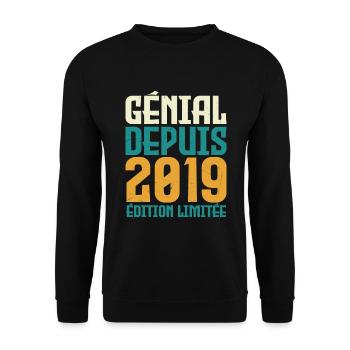 Génial depuis 2019 - Sweat-shirt Unisexe - noir - Devant - Alina (178cm) & Michal (187cm)