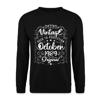 Vintage BORN IN OCTOBER 1989. - Unisex Sweatshirt - black - Front - Alina (178cm) & Michal (187cm)