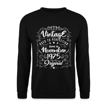 Vintage GEBOREN IM NOVEMBER 1975- Jubiläumsgeschenk. - Unisex Pullover - Schwarz - Vorne - Alina (178cm) & Michal (187cm)