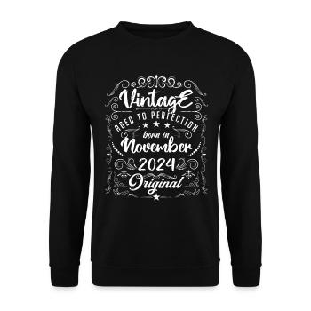 Vintage BORN IN NOVEMBER 2024- anniversary gift. - Sweat-shirt Unisexe - noir - Devant - Alina (178cm) & Michal (187cm)