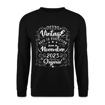Vintage BORN IN NOVEMBER 2023- anniversary gift. - Sweat-shirt Unisexe - noir - Devant - Alina (178cm) & Michal (187cm)