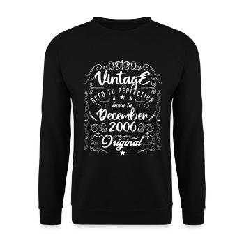 Vintage BORN IN DECEMBER 2006- anniversary gift. - Unisex Sweatshirt - black - Front - Alina (178cm) & Michal (187cm)