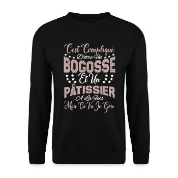 c'est compliqué d'être un Bogosse et un Pâtissier. - Sweat-shirt Unisexe - noir - Devant - Alina (178cm) & Michal (187cm)