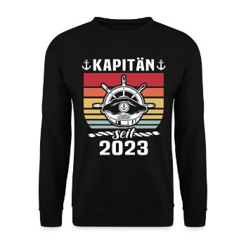 Kapitän Boot Bootsführerschein 2023 - Unisex Pullover - Schwarz - Vorne - Alina (178cm) & Michal (187cm)