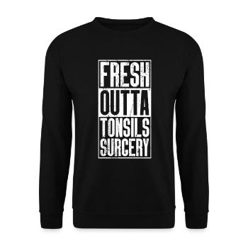 Frische Outta -Operation - Mandeln - Unisex Pullover - Schwarz - Vorne - Alina (178cm) & Michal (187cm)