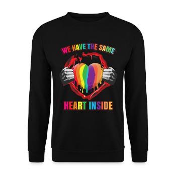 Wir haben das gleiche Herz im Inneren - Unisex Pullover - Schwarz - Vorne - Alina (178cm) & Michal (187cm)