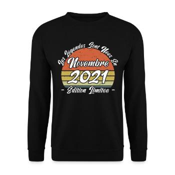 Les légendes sont nées en Novembre 2021 Cadeau. - Sweat-shirt Unisexe - noir - Devant - Alina (178cm) & Michal (187cm)