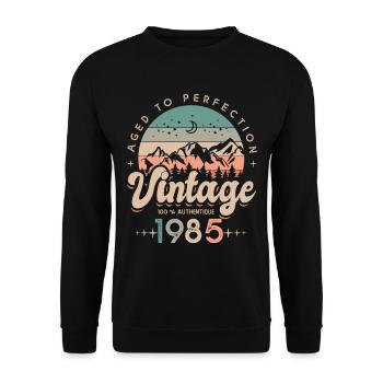 1985 Vintage Birthday Born in 1985 - Unisex Sweatshirt - black - Front - Alina (178cm) & Michal (187cm)