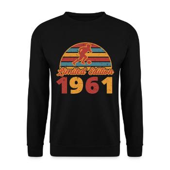 Footballer Football Footballer's birthday 1961 - Unisex Sweatshirt - black - Front - Alina (178cm) & Michal (187cm)