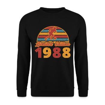 Fußball Fußballer Fußballspieler Geburtstag 1988 - Unisex Pullover - Schwarz - Vorne - Alina (178cm) & Michal (187cm)