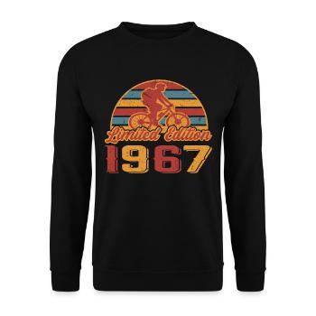 Cyclist Bike Cyclist Bicycle Built in 1967 - Unisex Sweatshirt - black - Front - Alina (178cm) & Michal (187cm)