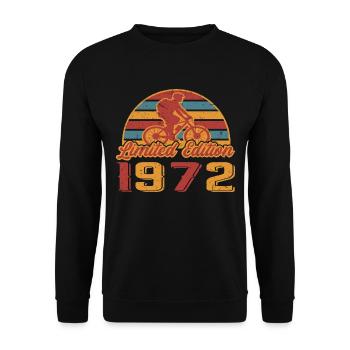 Cyclist Cyclist Bike Birthday 1972 - Unisex Sweatshirt - black - Front - Alina (178cm) & Michal (187cm)