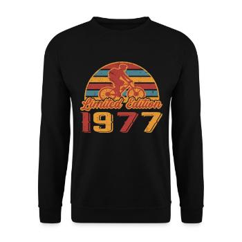 Bicycles Cyclist Bicycle Birthday 1977 - Unisex Sweatshirt - black - Front - Alina (178cm) & Michal (187cm)
