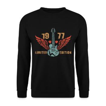 Guitar Guitar Player Guitarist 1977 - Unisex Sweatshirt - black - Front - Alina (178cm) & Michal (187cm)