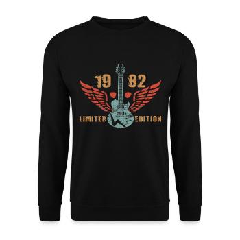 Guitar Guitar Player Guitarist 1982 - Unisex Sweatshirt - black - Front - Alina (178cm) & Michal (187cm)