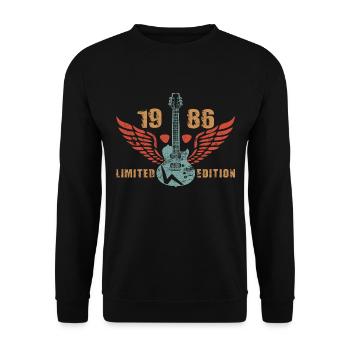 Guitar Guitarist Guitar lovers Built in 1986 - Unisex Sweatshirt - black - Front - Alina (178cm) & Michal (187cm)