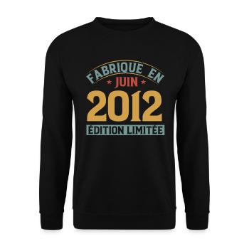 Fabriqué En Juin 2012 Anniversaire Cadeau Vintage - Sweat-shirt Unisexe - noir - Devant - Alina (178cm) & Michal (187cm)