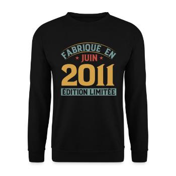Fabriqué En Juin 2011 Anniversaire Cadeau Vintage - Sweat-shirt Unisexe - noir - Devant - Alina (178cm) & Michal (187cm)