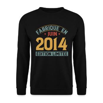 Fabriqué En Juin 2014 Anniversaire Cadeau Vintage - Sweat-shirt Unisexe - noir - Devant - Alina (178cm) & Michal (187cm)