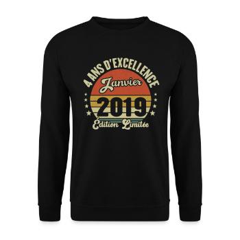 4 Ans Janvier 2019 Anniversaire Vintage Cadeau - Sweat-shirt Unisexe - noir - Devant - Alina (178cm) & Michal (187cm)