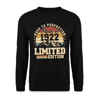 Aged to perfection made in 1922 - Unisex Sweatshirt - black - Front - Alina (178cm) & Michal (187cm)