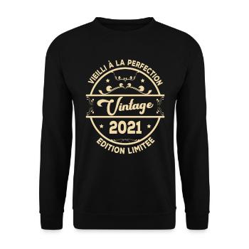 Vintage 2021 Idée Cadeau D Anniversaire Rétro 2021 - Sweat-shirt Unisexe - noir - Devant - Alina (178cm) & Michal (187cm)