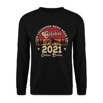 Die Legenden wurden im Oktober 2021 geboren - Unisex Pullover - Schwarz - Vorne - Alina (178cm) & Michal (187cm)