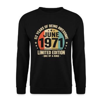 June 1971 52 years anniversary vintage gift idea - Unisex Sweatshirt - black - Front - Alina (178cm) & Michal (187cm)