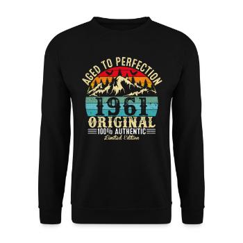 Aged to perfection 1961 original - Unisex Sweatshirt - black - Front - Alina (178cm) & Michal (187cm)