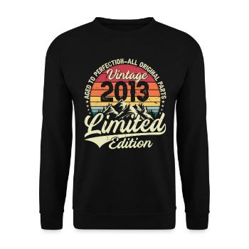 Anniversary 2013 Vintage Born in 2013 Vintage Best - Unisex Sweatshirt - black - Front - Alina (178cm) & Michal (187cm)