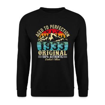 Aged to perfection 1933 original - Unisex Sweatshirt - black - Front - Alina (178cm) & Michal (187cm)