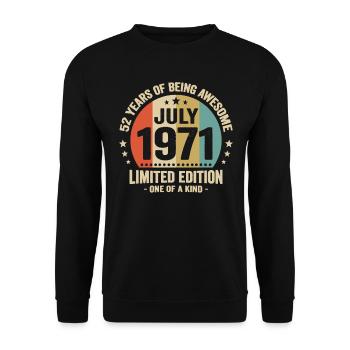 July 1971 52 Years Anniversary Vintage Gift - Unisex Sweatshirt - black - Front - Alina (178cm) & Michal (187cm)