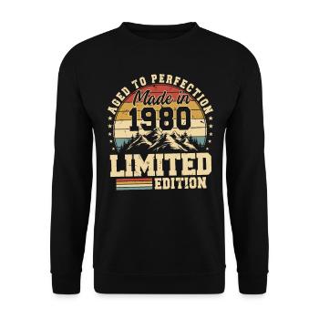 Aged to perfection Made in 1980 - Unisex Sweatshirt - black - Front - Alina (178cm) & Michal (187cm)