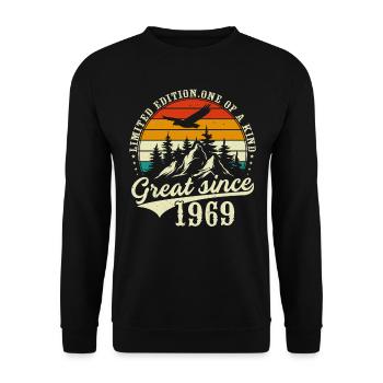 Einzigartig seiner Art seit 1969 - Unisex Pullover - Schwarz - Vorne - Alina (178cm) & Michal (187cm)